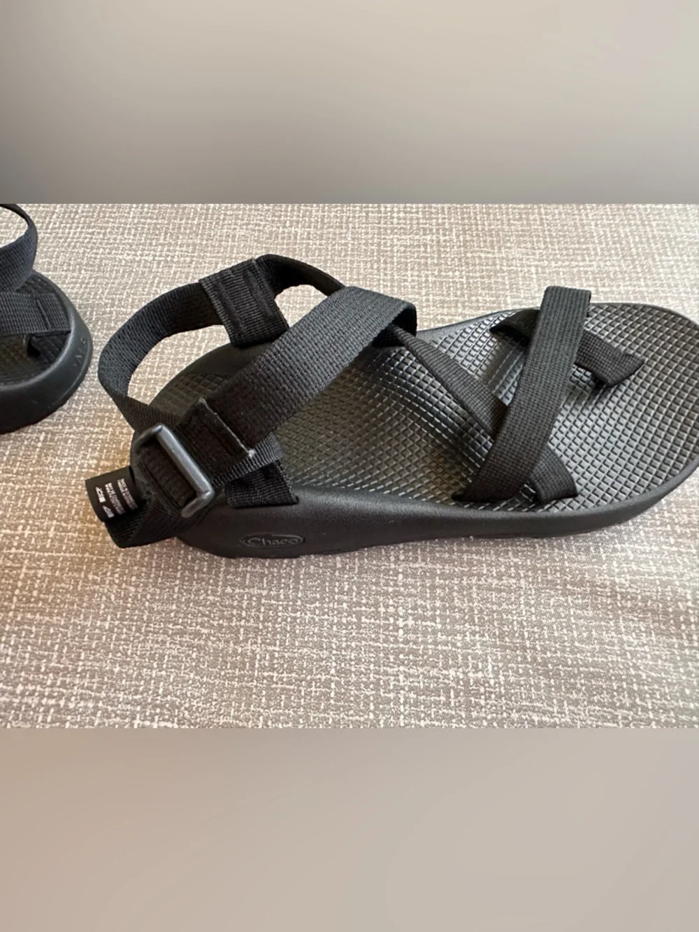 Chaco Black Strappy Outdoor Sandals men’s size 9